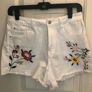 White shorts with flower print